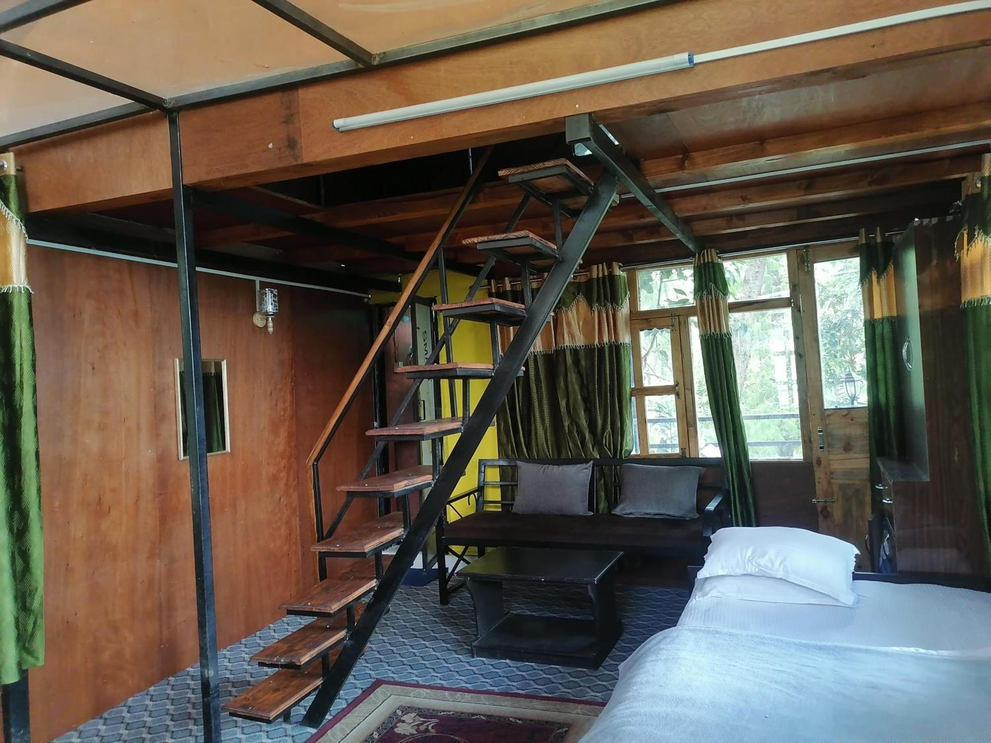Jungle Crown Organic Homestay Нагаркот Номер фото